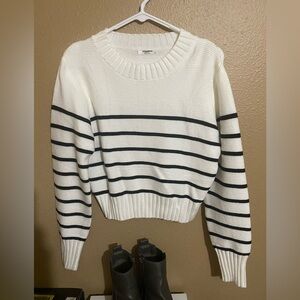 Womens Zeagoo Classic Black and White Striped Cropped Sweater. Size Medium